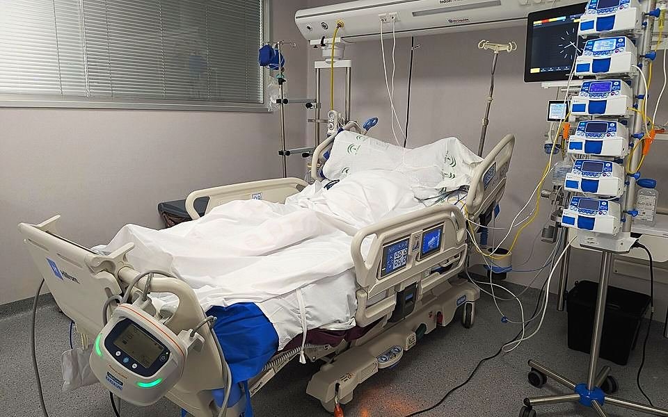 ICCU bed and monitoring, representative photograph
